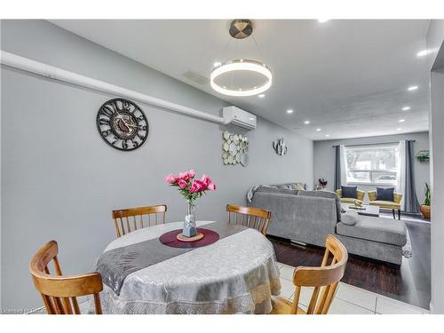 19-271 Thames Street, Ingersoll, ON - Indoor Photo Showing Dining Room