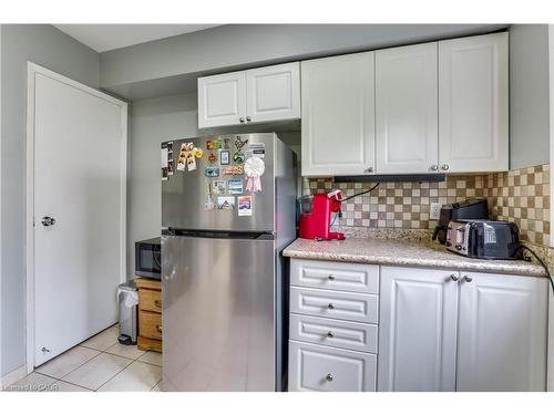 19-271 Thames Street, Ingersoll, ON - Indoor Photo Showing Kitchen