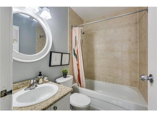 19-271 Thames Street, Ingersoll, ON - Indoor Photo Showing Bathroom