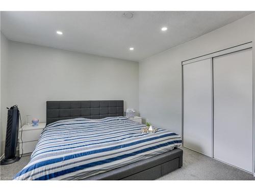 19-271 Thames Street, Ingersoll, ON - Indoor Photo Showing Bedroom