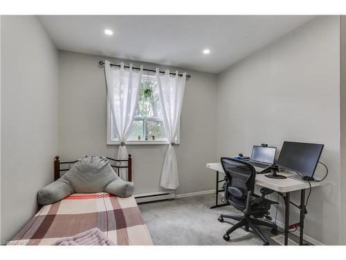 19-271 Thames Street, Ingersoll, ON - Indoor