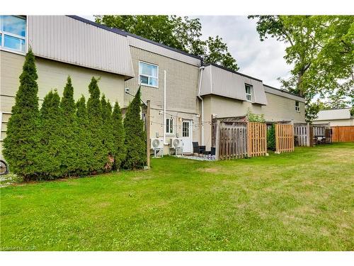 19-271 Thames Street, Ingersoll, ON - Outdoor