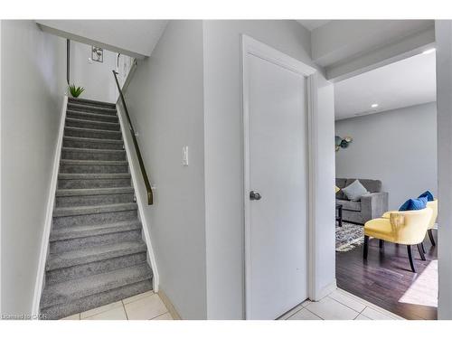 19-271 Thames Street, Ingersoll, ON - Indoor Photo Showing Other Room