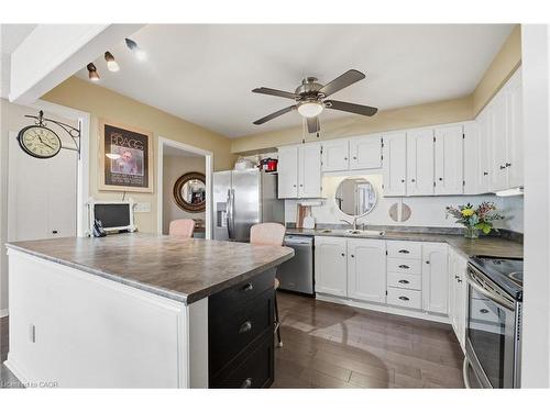 502-166 Mountain Park Avenue, Hamilton, ON - Indoor Photo Showing Kitchen