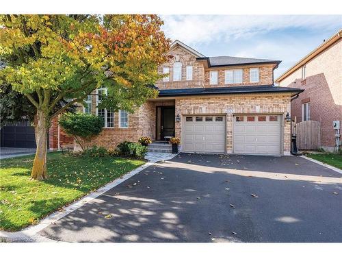 2124 Blackforest Crescent, Oakville, ON - Outdoor With Facade