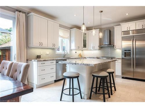 2124 Blackforest Crescent, Oakville, ON - Indoor Photo Showing Kitchen With Upgraded Kitchen