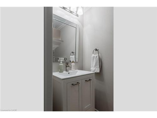 2124 Blackforest Crescent, Oakville, ON - Indoor Photo Showing Bathroom