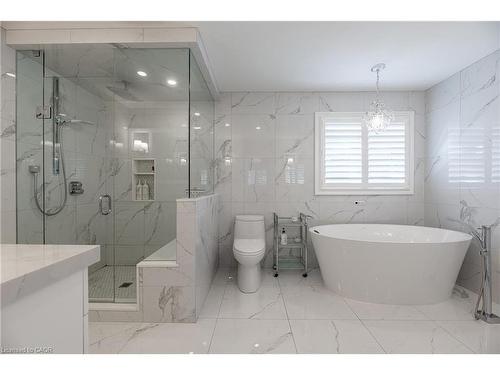 2124 Blackforest Crescent, Oakville, ON - Indoor Photo Showing Bathroom