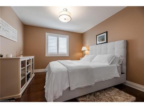 2124 Blackforest Crescent, Oakville, ON - Indoor Photo Showing Bedroom