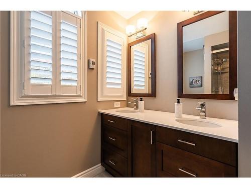 2124 Blackforest Crescent, Oakville, ON - Indoor Photo Showing Bathroom