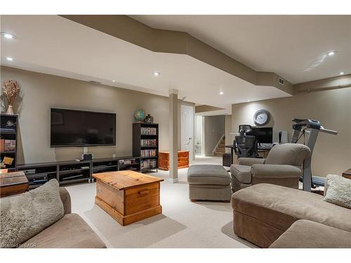 2124 Blackforest Crescent, Oakville, ON - Indoor Photo Showing Other Room