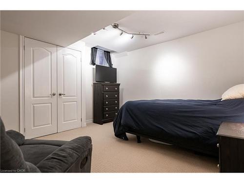 2124 Blackforest Crescent, Oakville, ON - Indoor Photo Showing Bedroom