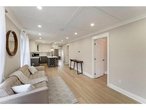 171 Britannia Avenue, Hamilton, ON - Indoor Photo Showing Living Room