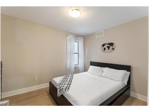 171 Britannia Avenue, Hamilton, ON - Indoor Photo Showing Bedroom