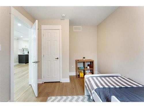 171 Britannia Avenue, Hamilton, ON - Indoor Photo Showing Bedroom