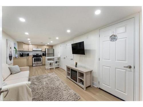 171 Britannia Avenue, Hamilton, ON - Indoor Photo Showing Other Room