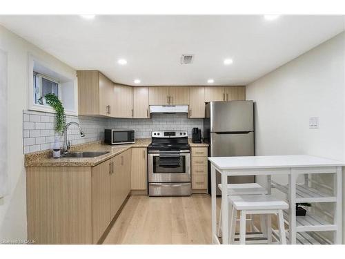 171 Britannia Avenue, Hamilton, ON - Indoor Photo Showing Kitchen