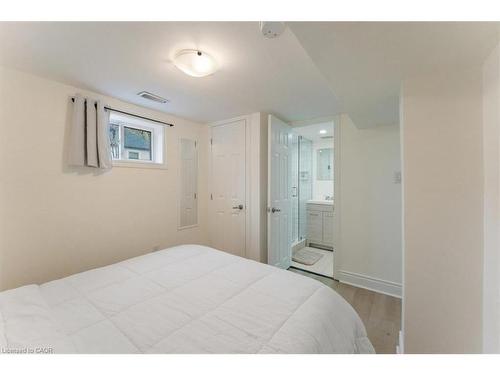 171 Britannia Avenue, Hamilton, ON - Indoor Photo Showing Bedroom