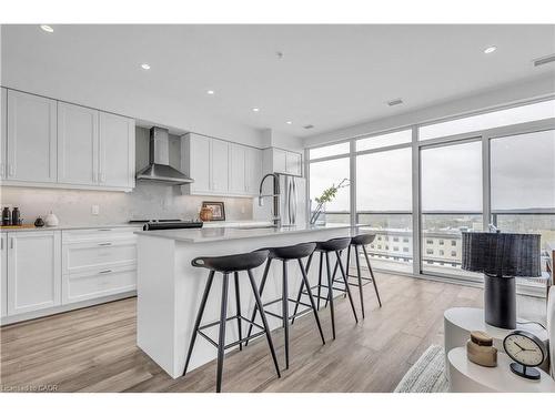 1414-15 Glebe Street, Cambridge, ON - Indoor Photo Showing Kitchen With Upgraded Kitchen