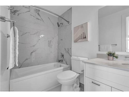1414-15 Glebe Street, Cambridge, ON - Indoor Photo Showing Bathroom