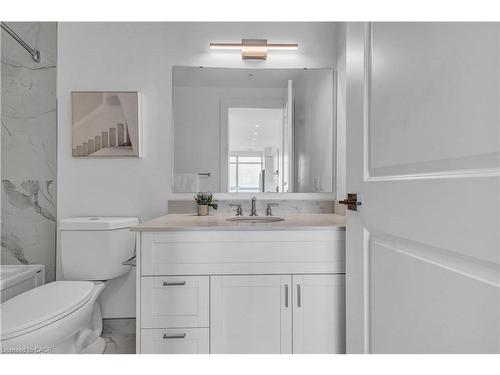 1414-15 Glebe Street, Cambridge, ON - Indoor Photo Showing Bathroom