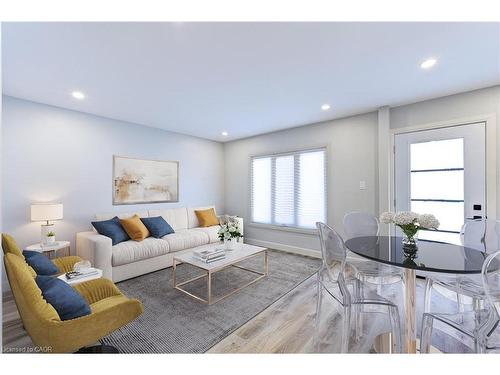 242 East 28Th Street, Hamilton, ON - Indoor Photo Showing Living Room