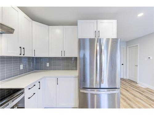 242 East 28Th Street, Hamilton, ON - Indoor Photo Showing Kitchen With Upgraded Kitchen