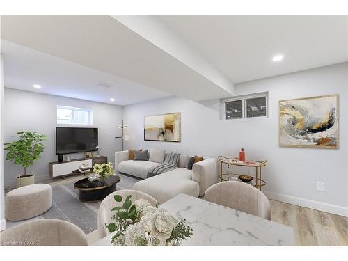 242 East 28Th Street, Hamilton, ON - Indoor Photo Showing Living Room