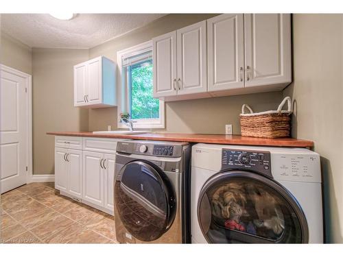75 Wagon Street, Kitchener, ON - Indoor Photo Showing Laundry Room