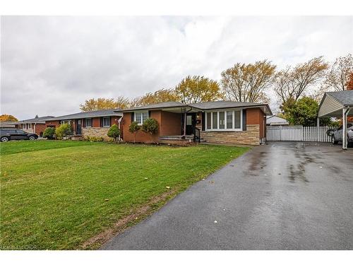 19 Winthrop Place, Stoney Creek, ON - Outdoor With Deck Patio Veranda With Facade