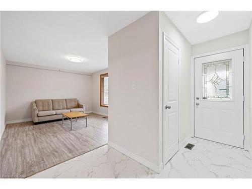 19 Winthrop Place, Stoney Creek, ON - Indoor Photo Showing Other Room