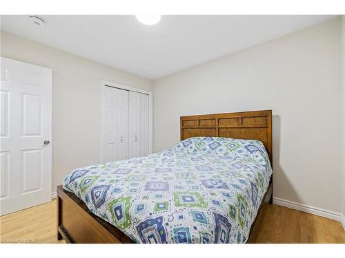 19 Winthrop Place, Stoney Creek, ON - Indoor Photo Showing Bedroom