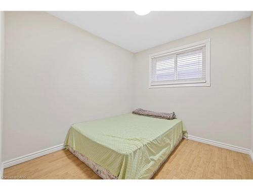 19 Winthrop Place, Stoney Creek, ON - Indoor Photo Showing Bedroom