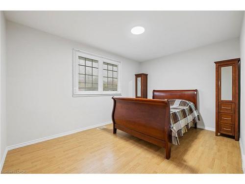 19 Winthrop Place, Stoney Creek, ON - Indoor Photo Showing Bedroom