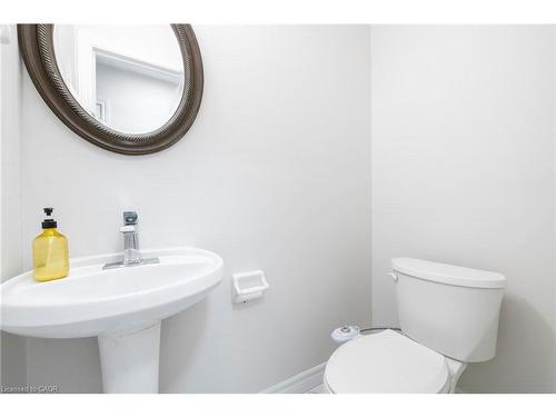 19 Winthrop Place, Stoney Creek, ON - Indoor Photo Showing Bathroom