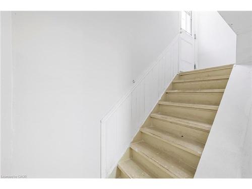 19 Winthrop Place, Stoney Creek, ON - Indoor Photo Showing Other Room