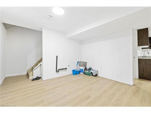 19 Winthrop Place, Stoney Creek, ON - Indoor Photo Showing Other Room