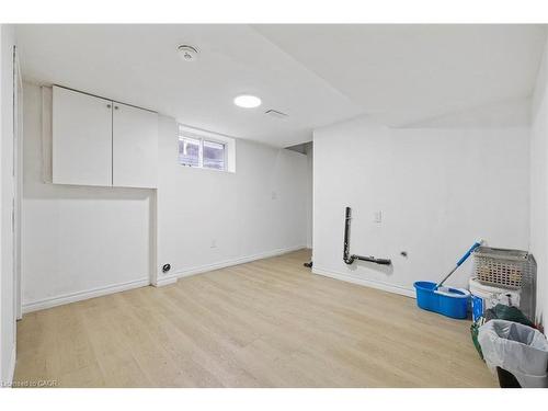 19 Winthrop Place, Stoney Creek, ON - Indoor