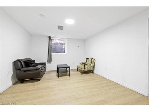 19 Winthrop Place, Stoney Creek, ON - Indoor