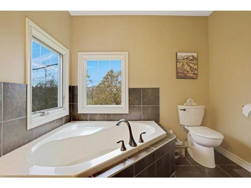 5511 Second Line, Erin, ON - Indoor Photo Showing Bathroom