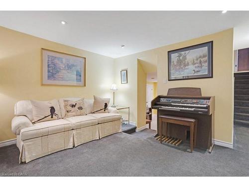 5511 Second Line, Erin, ON - Indoor Photo Showing Living Room