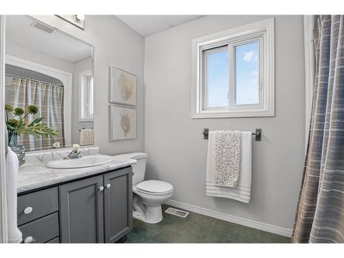 54 Glencliffe Court, Kitchener, ON - Indoor Photo Showing Bathroom