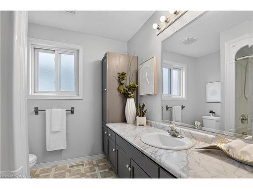 54 Glencliffe Court, Kitchener, ON - Indoor Photo Showing Bathroom
