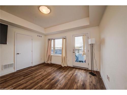 4 Lily Lane, Guelph, ON - Indoor Photo Showing Other Room