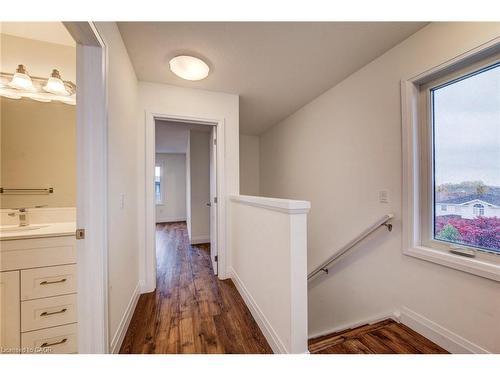 4 Lily Lane, Guelph, ON - Indoor