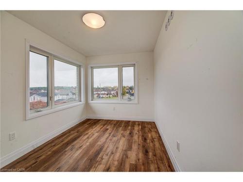 4 Lily Lane, Guelph, ON - Indoor Photo Showing Other Room