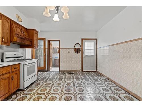 156 Macnab Street N, Hamilton, ON - Indoor Photo Showing Kitchen