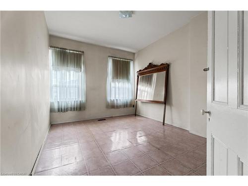 156 Macnab Street N, Hamilton, ON - Indoor Photo Showing Other Room