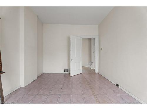 156 Macnab Street N, Hamilton, ON - Indoor Photo Showing Other Room