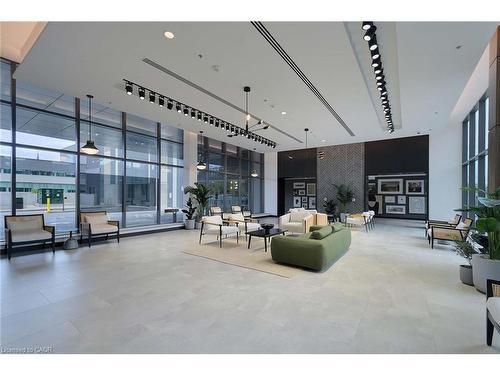 910-15 Glebe Street, Waterloo, ON - Indoor Photo Showing Other Room